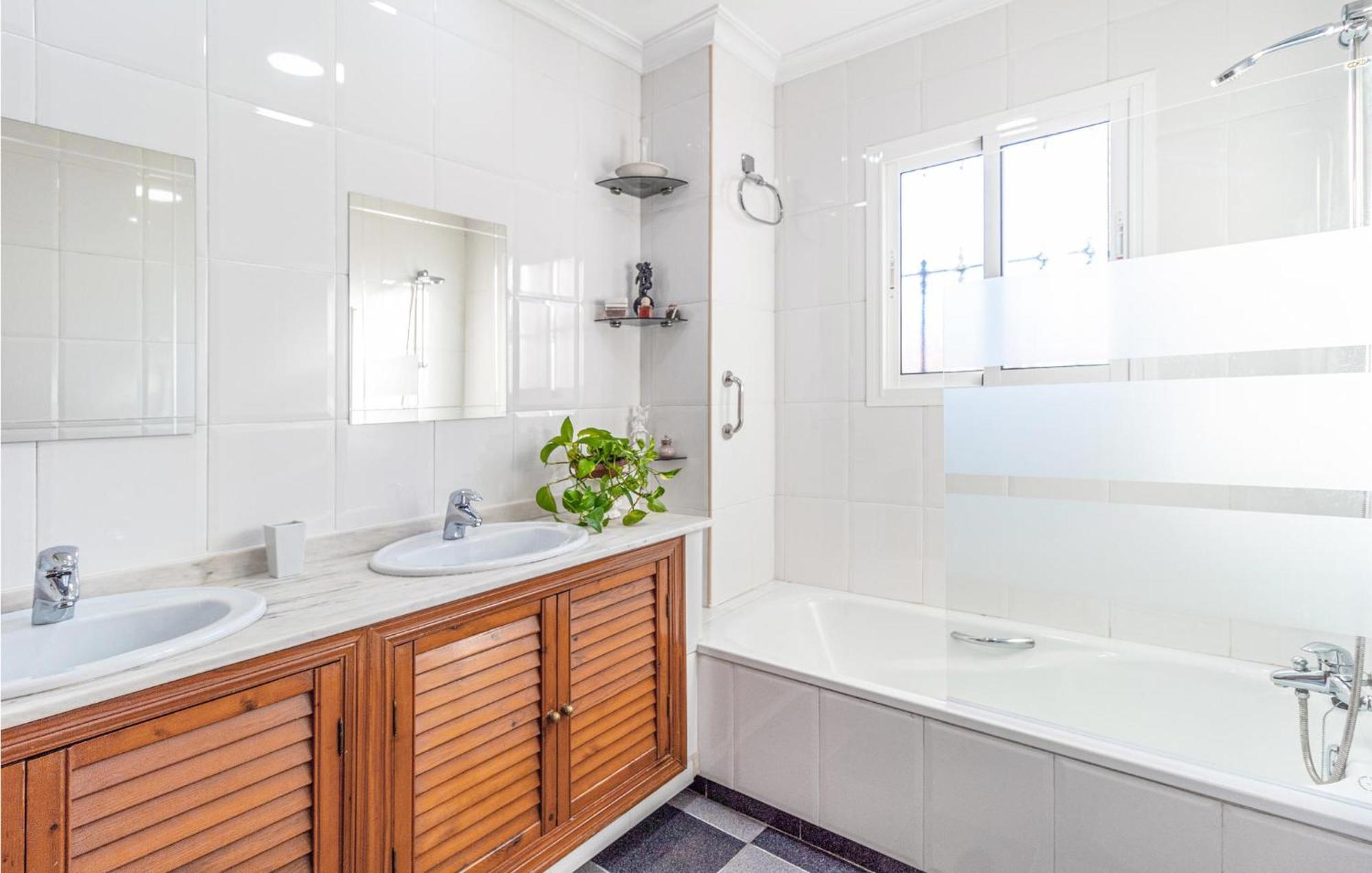 Stunning Home In Mlaga With 2 Bedrooms And Wifi 말라가 외부 사진